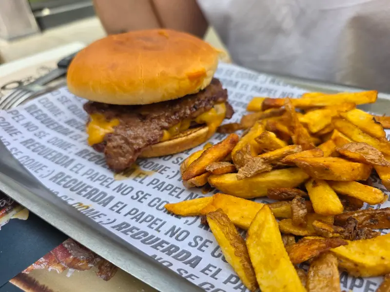 Hamburguesa Nostra Campo de las Naciones — foto 4
