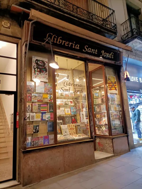 Llibreria Sant Jordi — foto 2