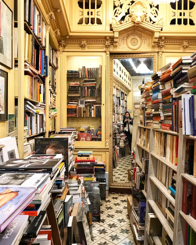 Llibreria Sant Jordi — foto 9