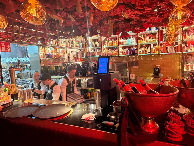 Inclan Brutal Bar — foto 3