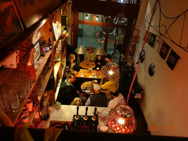 CatBar