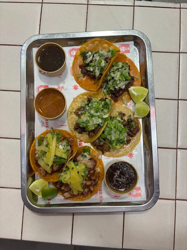 Mami Tacos Birrieria — foto 3
