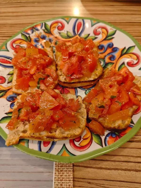 Bruschette siciliane — tostadas con tomate y orégano