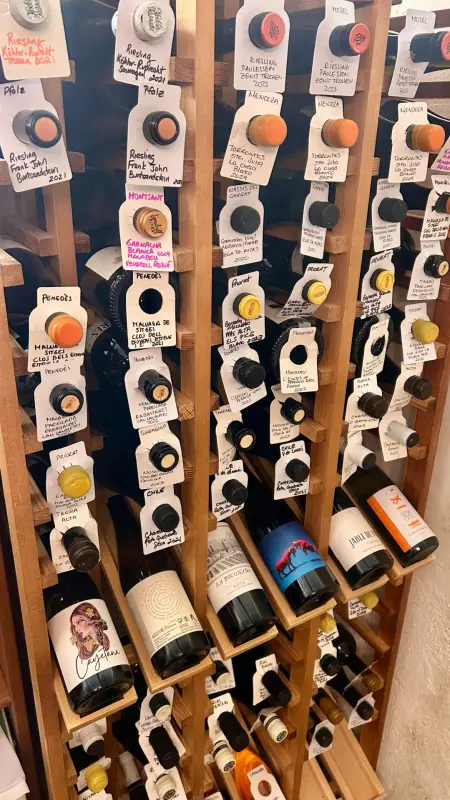 UNCORQT Bodega Wine Bar — foto 2
