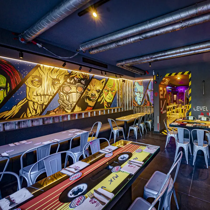 COMIC PLANET | American Food & Drink