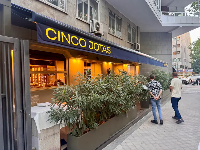 Mesón Cinco Jotas (Padre Damián) — foto 2