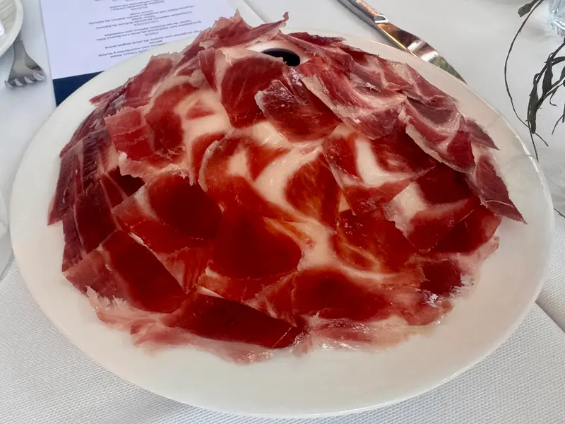 Mesón Cinco Jotas (Padre Damián) — foto 4