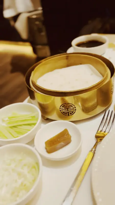 China Crown — foto 2