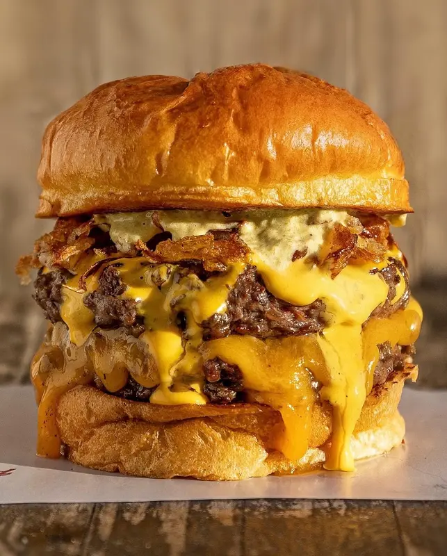 Hundred Burgers — foto 4