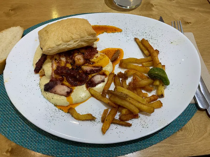 Amares Coslada Restaurante — foto 3